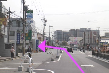 ファミリーマートが見えてきました